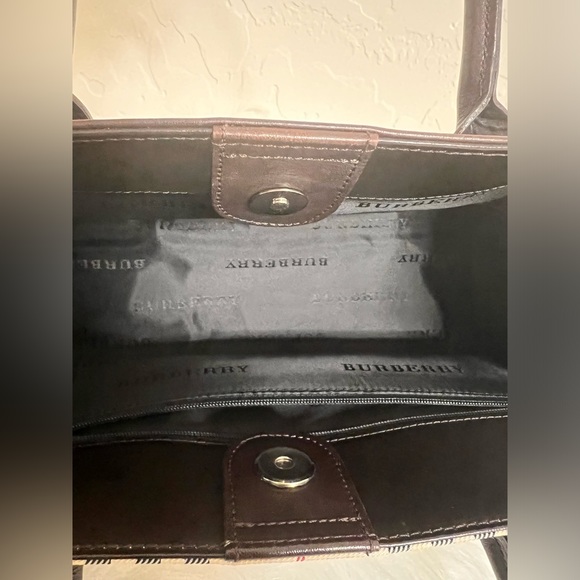 Burberry Nova Check Tote Bag - Picture 16 of 17